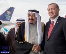 بالصور.. خادم الحرمين الشريفين يصل إلى تركيا