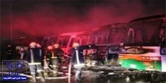 بالفيديو والصور.. إخماد حريق أشعله عمال بشركة “بن لادن” احتجاجاً على تأخر صرف رواتبهم