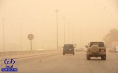 “الإنذار المبكر” يحذر من أتربة تتسبب بشبه انعدام الرؤية في الرياض