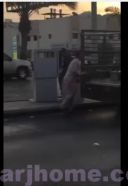 بالفيديو.. مواطن يوثق مخالفة لإحدى مركبات “ساهر” تعرض حياة سالكي الطريق للخطر