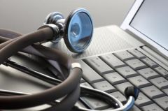 “الصحة” تبدأ حملة لملاحقة من يقدمون نصائح طبية خاطئة على مواقع التواصل