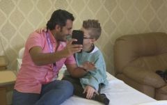 بالفيديو.. طفل هولندي يستعيد بصره في المملكة بعد فشل علاجه في 5 دول
