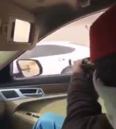 فيديو لشابين يطلقان النار على منزل وسيارة.. والنائب العام يوجه بالقبض عليهما
