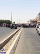 عمال “بن لادن” يغلقون شارع الحمدانية بجدة والشرطة تتدخل