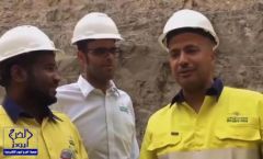 بالفيديو.. سعوديون يعملون على عمق 180 متراً بمنجم للذهب مكتشف منذ عهد هارون الرشيد