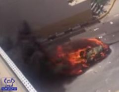 بالفيديو.. حادث مروع يتسبب باحتراق سيارة وتفحم قائدها في الأحساء
