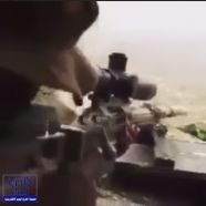 بالفيديو.. جنديان يتمكنان من قنص حوثي حاول التسلل لحدود المملكة