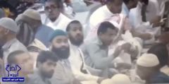 بالفيديو.. رد فعل المصلين بالمسجد النبوي لحظة وقوع “تفجير المدينة”