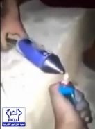 فيديو مروع للحظة انفجار ألعاب نارية في طفل يلهو بها