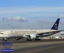 معتمرة جزائرية تجبر طائرة سعودية على الهبوط في مطار جدة