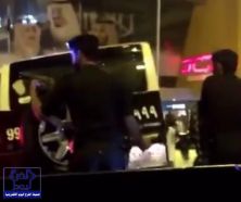 الرياض: توقيف 5 فتيات بدعوى اعتدائهن على رجال أمن بشارع التحلية