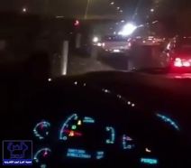 بالفيديو.. مواطن يوثق بجواله حادثا مروريا فيفاجأ بالصدم من الخلف