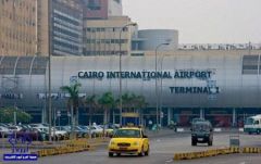 مصرية تعيد لمواطنة خاتمي “ألماس” نسيتهما سهواً داخل دورة مياه بمطار القاهرة