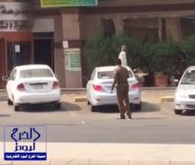 بالفيديو.. “المرور” يوضح حقيقة مقطع مخالفة رجل مرور للسيارات النظامية