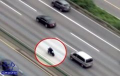 شاهد: الشرطة الكورية تطارد سعودي بطائرة مروحية أثناء قيادته دراجة نارية بسرعة مذهلة