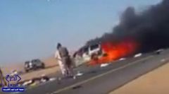 بالفيديو.. مواطن يفقد 4 من أبنائه في حادث مروري مروع بتبوك