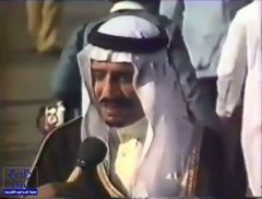 بالفيديو.. لقاء قديم للملك سلمان مع المذيع سليمان العيسى أثناء استقبالٍ للملك خالد