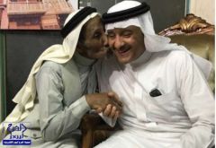 بالصور.. نحات يجبر الأمير سلطان بن سلمان على السير 2 كيلو رغم حرارة الجو!
