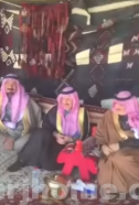 بالفيديو.. مواطن يلقي قصيدة طريفة تسرد مواقف لـ”بدوي” أمام محافظ طبرجل