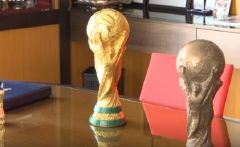 بالفيديو.. كيف تُصنع “كأس العالم” وهل هي من الذهب الخالص؟