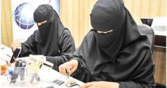 بالفيديو.. سعوديات يدخلن مجال تجارة وصيانة الجوالات ويفتتحن مشاريعهن الخاصة
