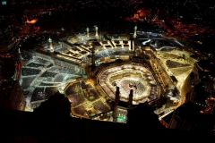 “السديس” يُعلن نجاح خطة الـ10 الأوائل من رمضان