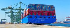 “ميناء الدمام” يحقق رقماً قياسياً بمناولة أكثر من 14 ألف حاوية من سفينة واحدة أمس
