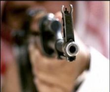 الباحة: شاب يقتل قريبه بإطلاق النار عليه.. والجهات الأمنية تضبطه
