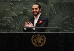 بالفيديو.. رئيس السلفادور ذو الأصول العربية يبدأ خطابه في الأمم المتحدة بـ “سيلفي”