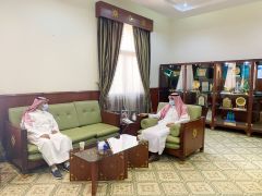 محافظ الخرج يلتقي رئيس قسم الالتزام بالمحافظة التابع لصحة الرياض