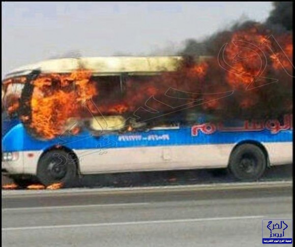 حافلة ب #الأحساء تحترق بعد نجاة الأطفال من موت محقق